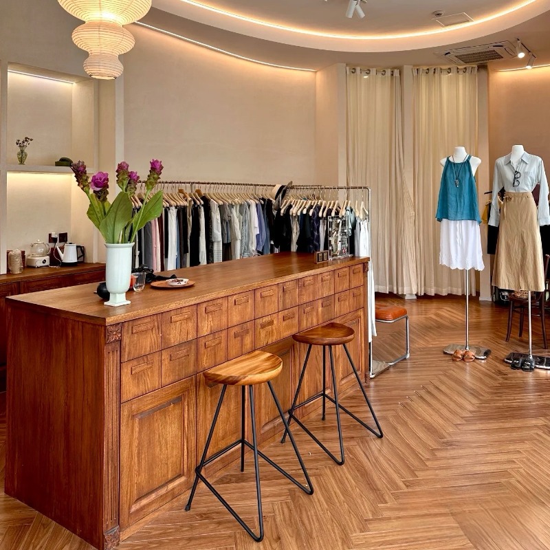 Office Furniture Second Hand - ร้านขายเสื้อผ้า, เคาน์เตอร์แคชเชียร์, ร้านขายของมือสองจากฝรั่งเศส, ร้านขายดอกไม้ในบาร์, ร้านขายเสื้อผ้าเด็ก, ร้านขายสัตว์เลี้ยง